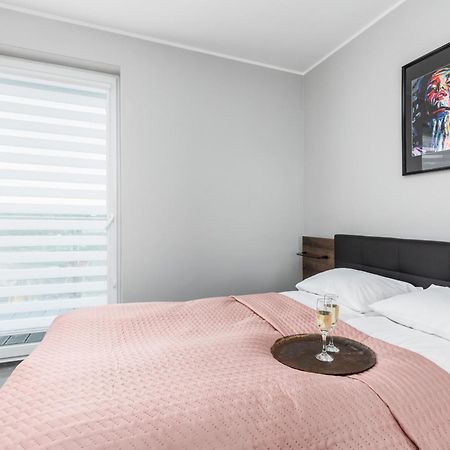 Apartamenty Nadbrzezna 250 M Do Plazy By Noclegi Renters غونسكي المظهر الخارجي الصورة