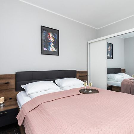 Apartamenty Nadbrzezna 250 M Do Plazy By Noclegi Renters غونسكي المظهر الخارجي الصورة