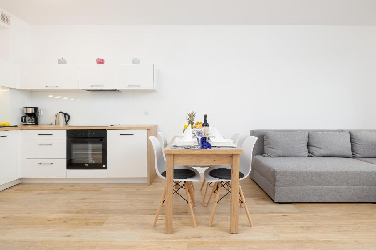 Apartamenty Nadbrzezna 250 M Do Plazy By Noclegi Renters غونسكي المظهر الخارجي الصورة