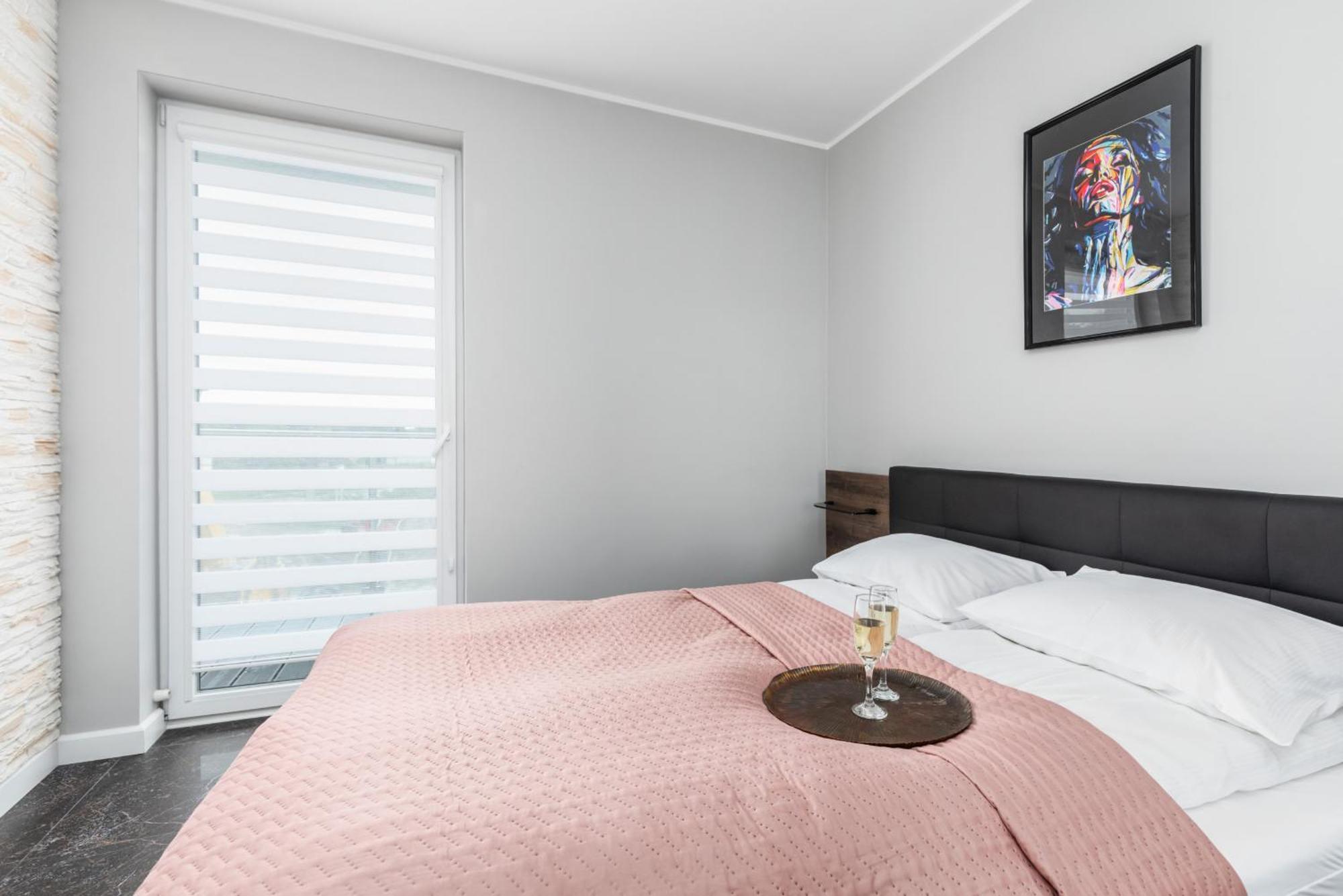Apartamenty Nadbrzezna 250 M Do Plazy By Noclegi Renters غونسكي المظهر الخارجي الصورة